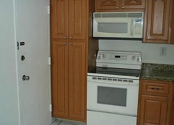 5th image of 510 Bayview Dr #2127