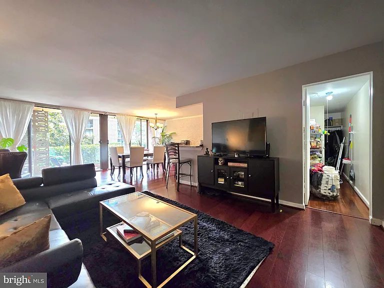 16 S Van Dorn St #101 — Photo 3