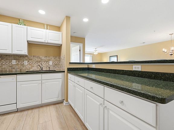 3rd image of 4366 Rivergate Ln. #301