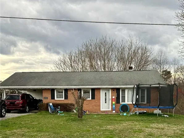 540 Prison Camp Rd, Dobson, NC 27017