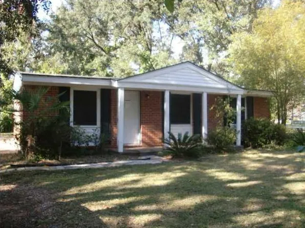 5230 Santos Dr E, Mobile, AL 36619