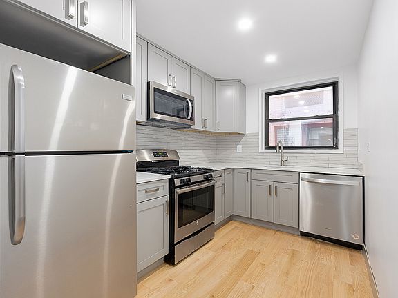 4th image of 165 Christopher St APT 1Y