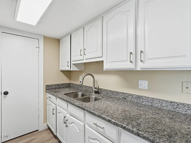 8432 N 34th Dr — Photo 14