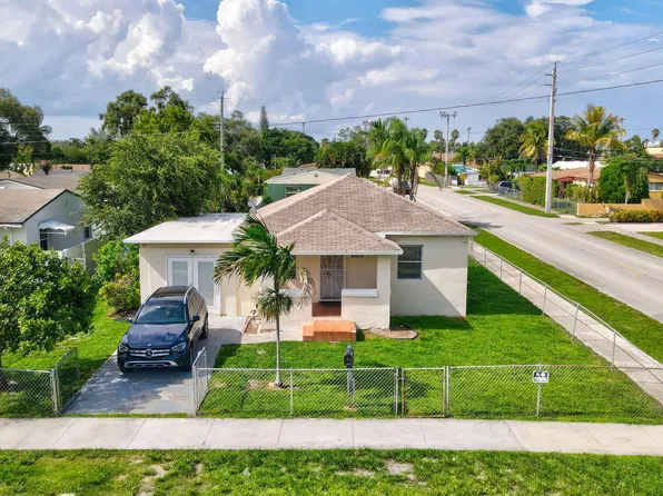 2403 Scott Street, Hollywood, FL 33020