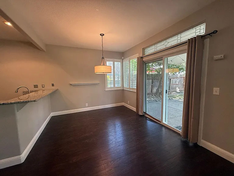 532 Blarney Cir — Photo 5