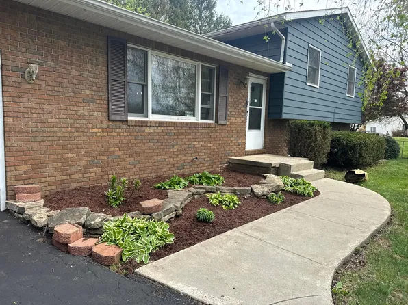 512 Mark Cir, Newark, OH 43055