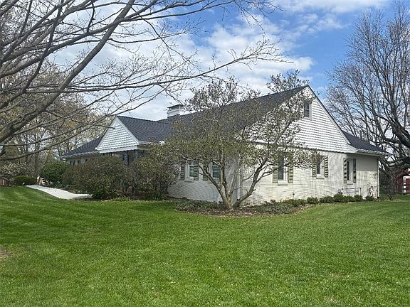 4th image of 379 Virginia Cir