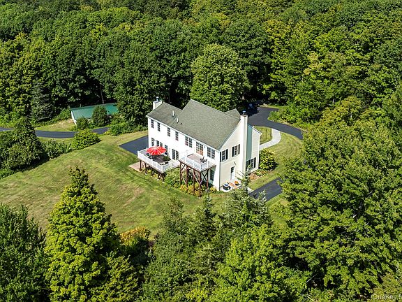 4th image of 74 Willow Brook Ridge