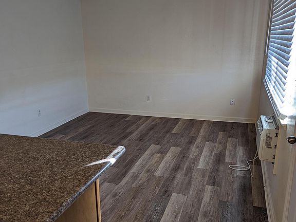 5th image of 130 N Oregon St Unit 7
