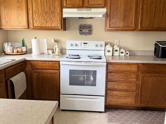 5th image of 893 Forestglen Dr