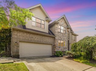 8164 Foxdale Ct, West Chester, OH 45069