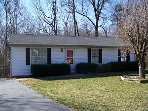 1st image of 2777 Ivy Ln