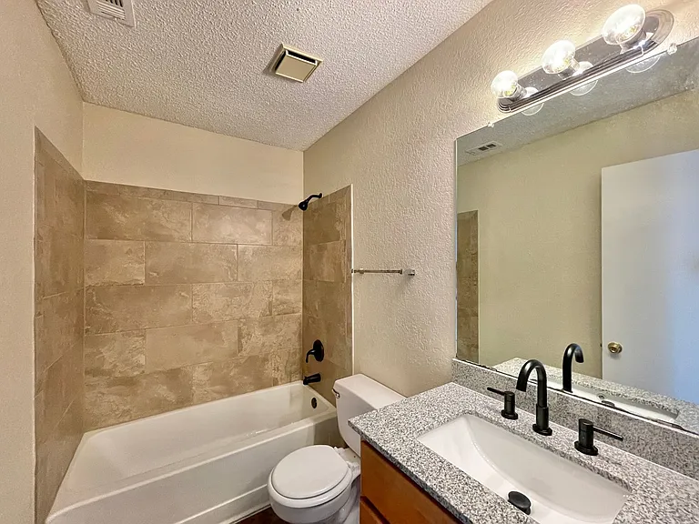 2416 Grasslands Dr — Photo 16