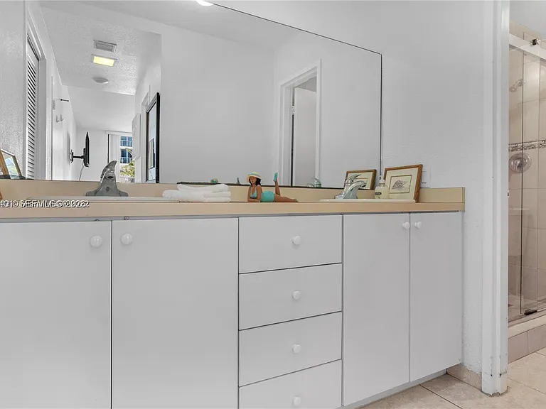 3505 S Ocean Dr #208 — Photo 11