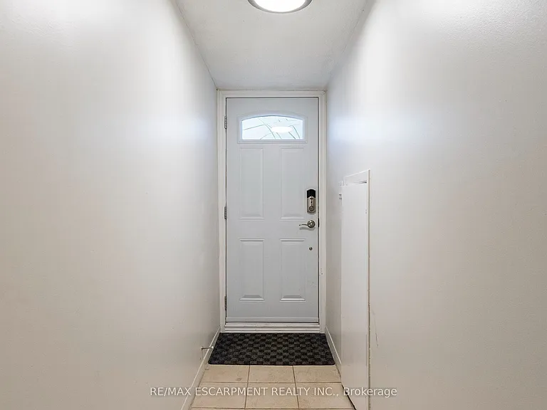 2506 Yarmouth Cres — Photo 26