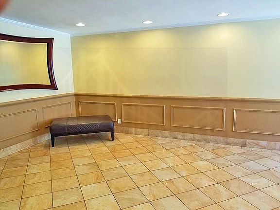 3rd image of 679 Warburton Ave APT 8R
