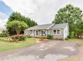 465 Seay Rd, Boiling Springs, SC 29316