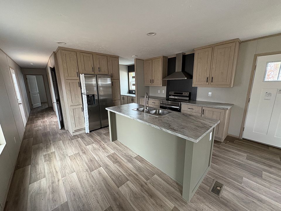 1st image of 25 White Oak Ct