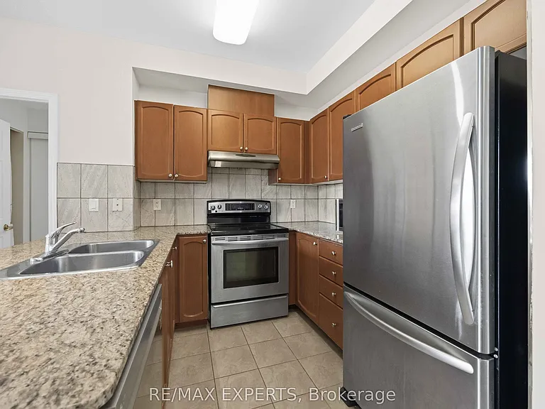 15450 Yonge St S #207 — Photo 11