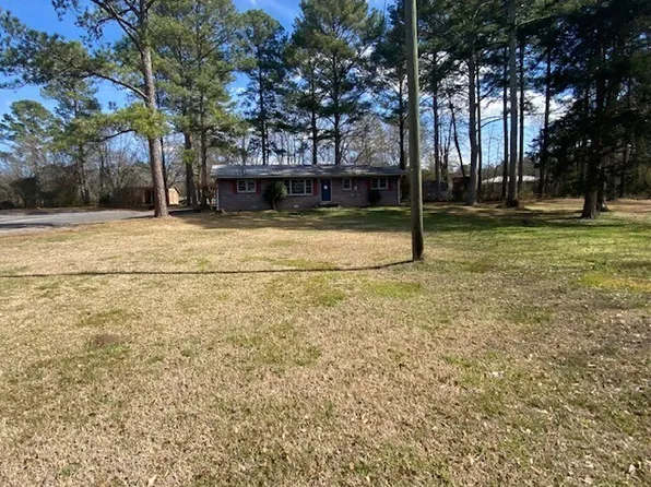 121 Sunset Dr NE, Calhoun, GA 30701