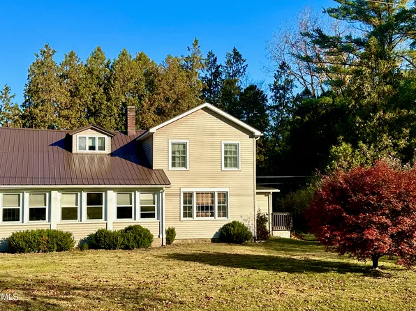 199 Sunnyside E, Queensbury, NY 12804