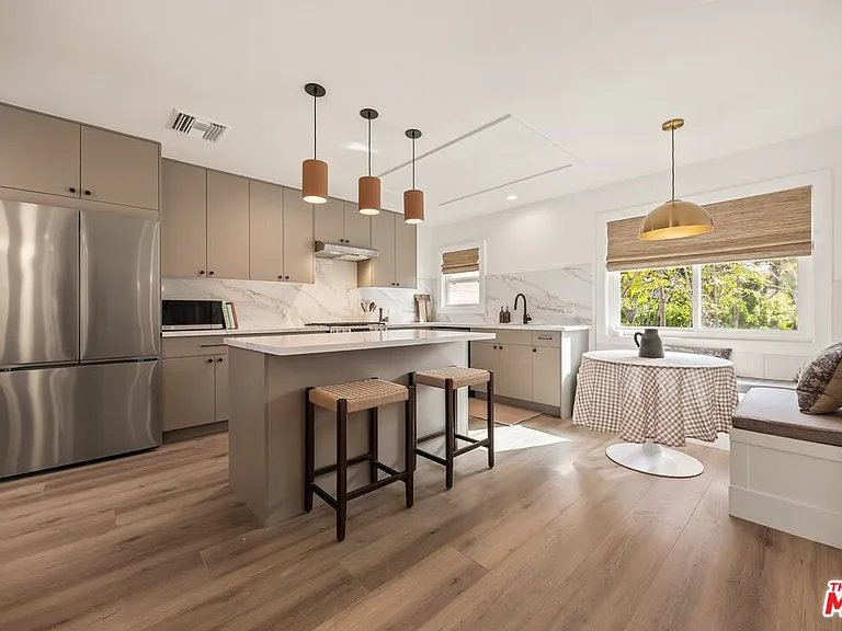 107 Alto Dr — Photo 6