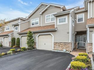 99 Carriage Lane, Plainview, NY