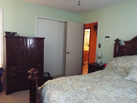 5th image of 266 Westwood Dr