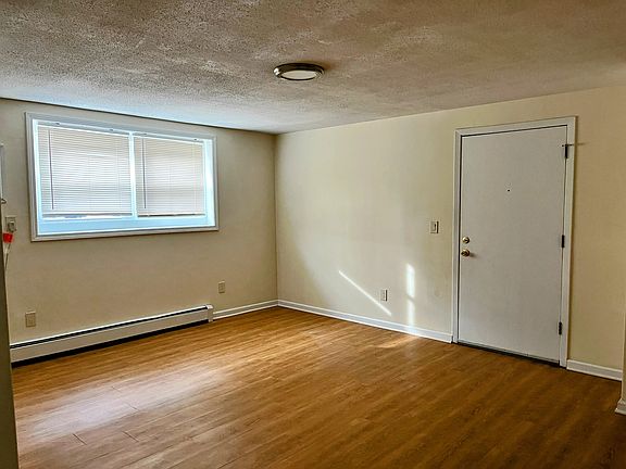 3rd image of 435 Plaza Dr #19