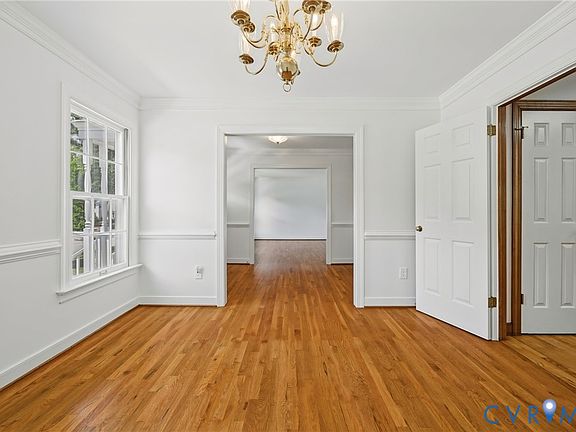 5th image of 2021 Cambridge Dr