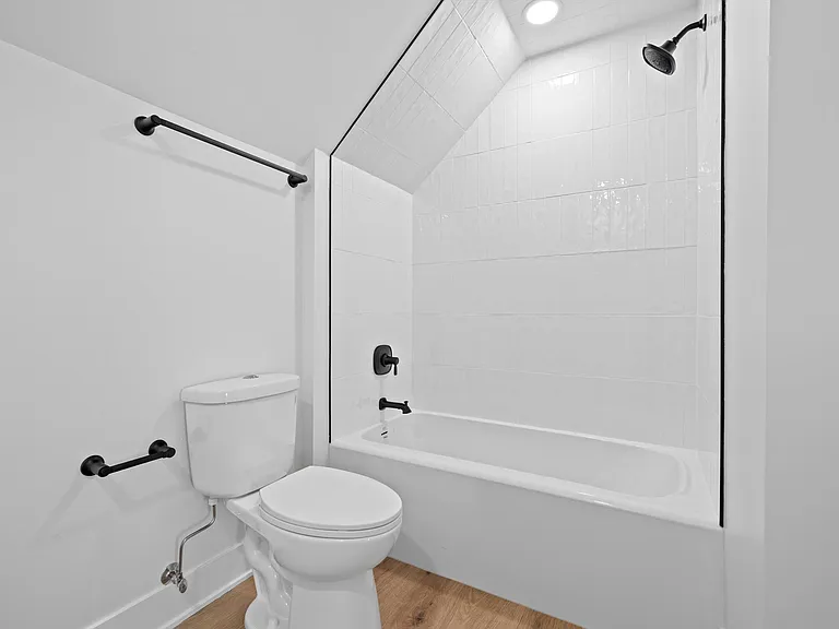 4401 8th Ave — Photo 25