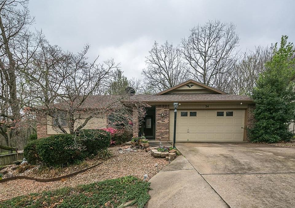 1st image of 34 Quantock Hills Dr