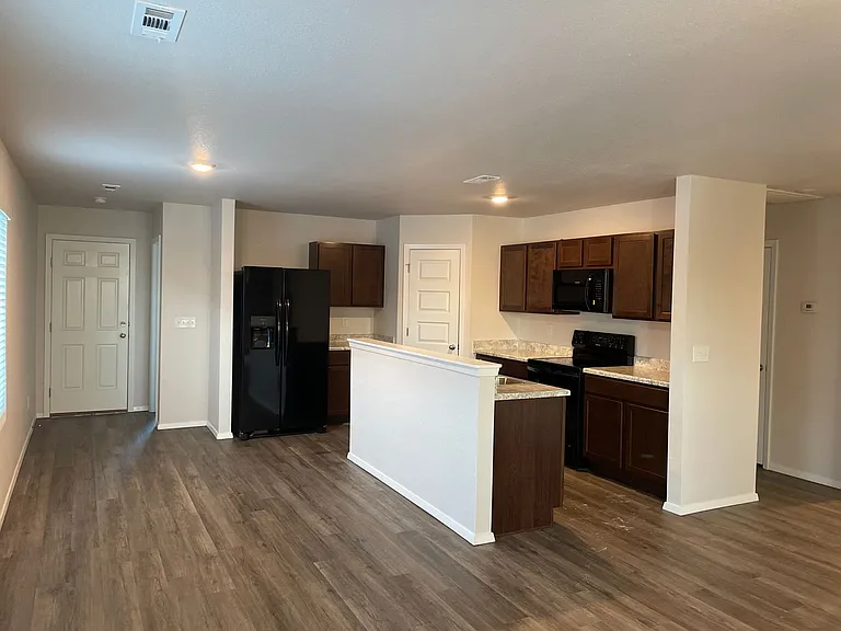 3070 Vail Ave — Photo 5