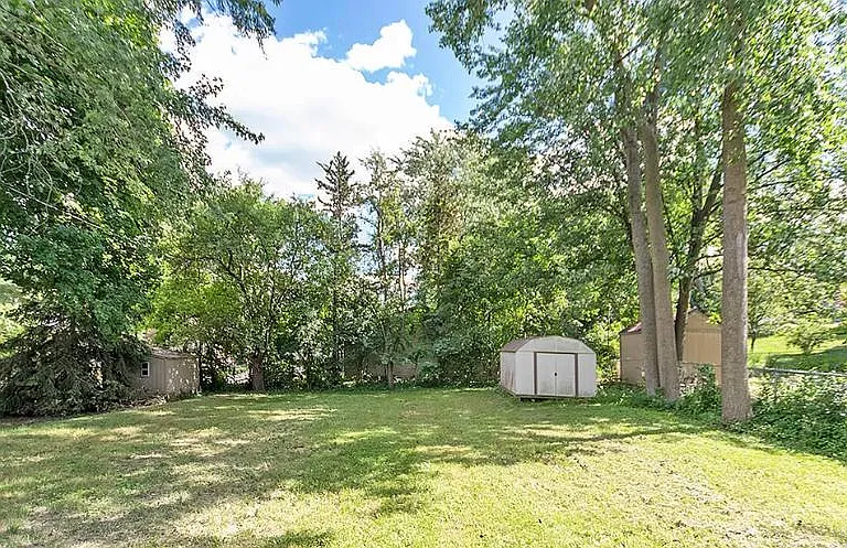 1732 Burcham Dr — Photo 11