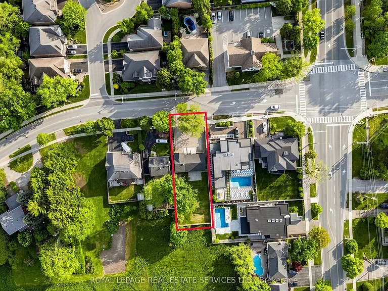 285 Bronte Rd — Photo 45