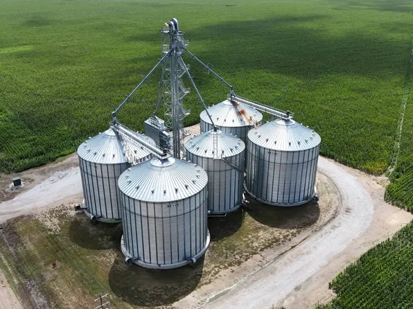 W 9th Road & South Rd #M, Aurora, NE 68818