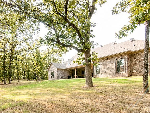 4th image of 33 Skyland Dr