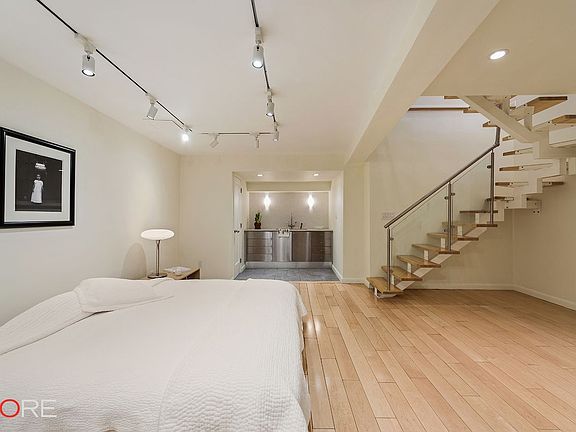 4th image of 452 W 19th St APT 1B
