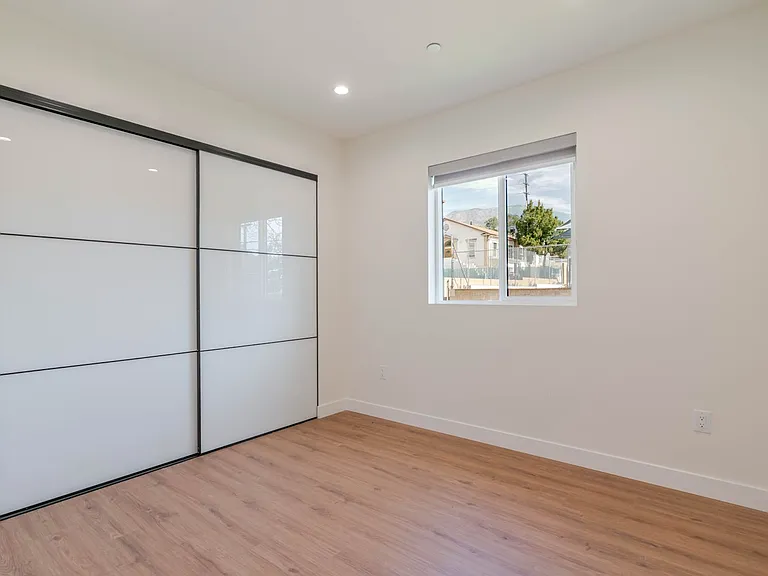 10232 Tujunga Canyon Blvd — Photo 16