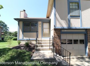 141 N Saxony Dr, Olathe, KS 66061