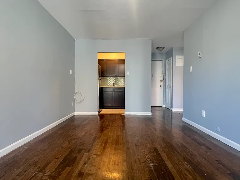 2705 Astoria Blvd #2G — Photo 2
