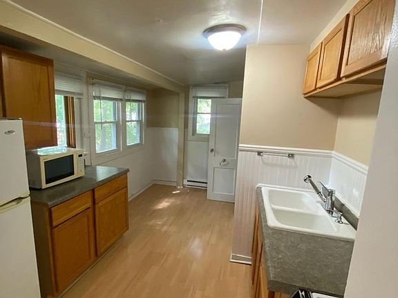 2nd image of 501 S Elm St #2S