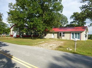 3240 Hc 79, Pittsburg, MO 65724
