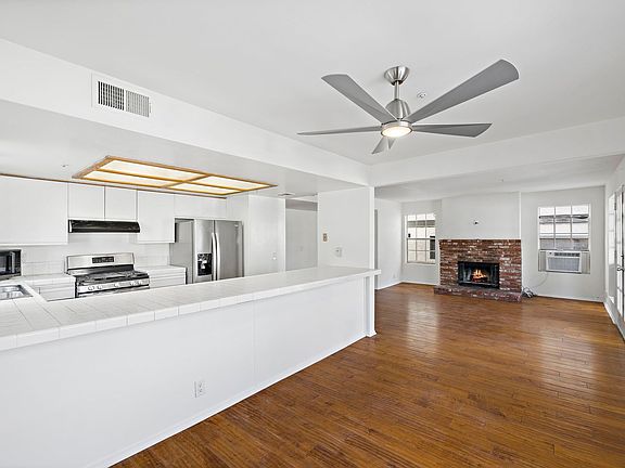 4th image of 501 Avenida Victoria