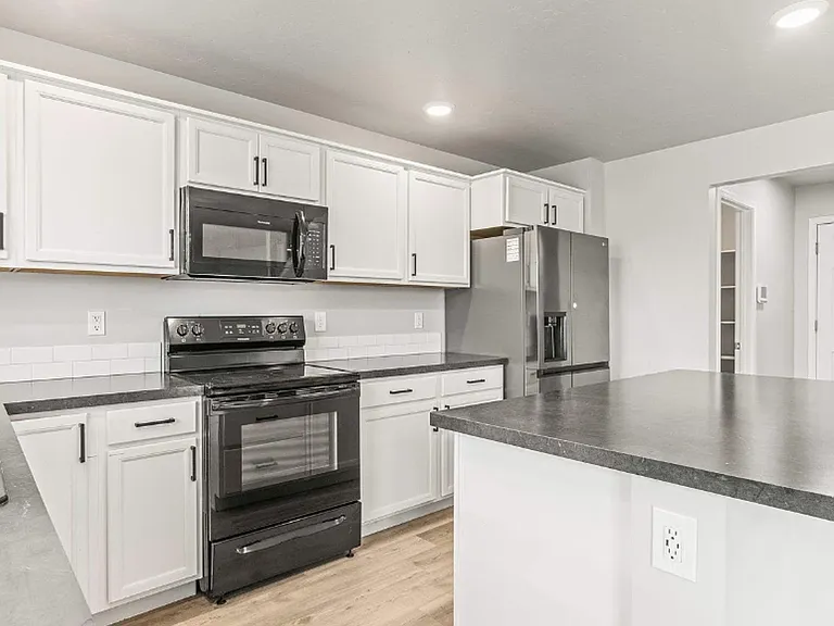 16888 Courtney Way — Photo 14