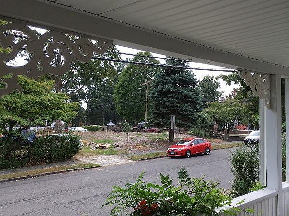 4th image of 32 Brittin Ave