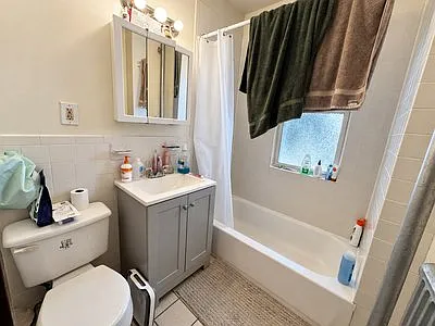 1 bed, 9999 sqft, $2,400 — Photo 3