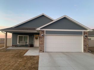 1917 10th St, Central City, NE 68826