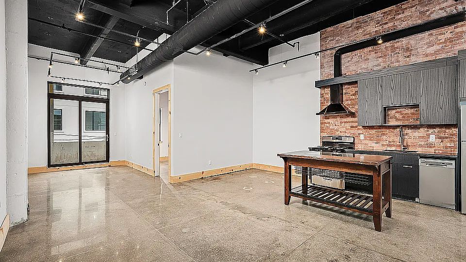 1st image of 255 18th St APT 206
