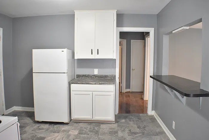 2 bed, 1.0 bath, 910 sqft, $1,200 — Photo 3